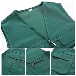 Chaleco de trabajo sin mangas de algodón personalizado para hombre con logotipo multibolsillo a prueba de viento para trabajo voluntario de pesca de verano - Product Image 3