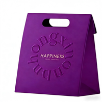 Sacs en papier de luxe écologiques roses tendance |   Logo en relief, poignées découpées pour le shopping, le maquillage et la vente au détail