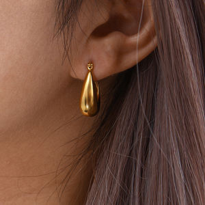 Aretes <span class=keywords><strong>de</strong></span> Aro en Forma <span class=keywords><strong>de</strong></span> Barco Dreamshow Basic <span class=keywords><strong>de</strong></span> Acero Inoxidable con Baño <span class=keywords><strong>de</strong></span> <span class=keywords><strong>Oro</strong></span> <span class=keywords><strong>de</strong></span> 18k para Mujer, Joyería <span class=keywords><strong>de</strong></span> <span class=keywords><strong>Oro</strong></span> Hipoalergénica Resistente al Deslustre - Product Image 6