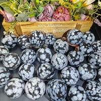 Prix de gros, haute qualité, sculptures en forme de boules de guérison en obsidienne flocon de neige naturelle pour la maison et les cadeaux