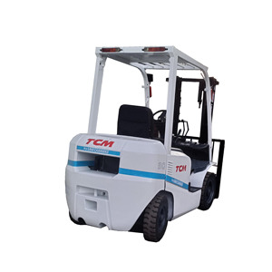 Apilador Manual de Paletas con Desplazador Lateral Hidráulico Diésel TCM FD30 de 3 Toneladas, para Negocios Minoristas y Manufactura - Product Image 1