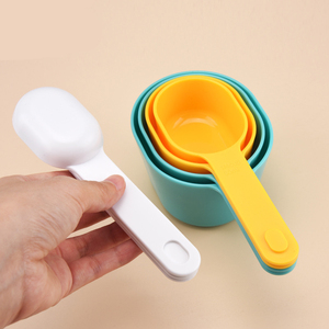 9-teiliges Küchen-Messset aus Lebensmittelqualität: Mehrfarbige Schaufeln, Trichter, Messlöffel und Messbecher aus Kunststoff für Flüssigkeiten und Pulver - Product Image 4