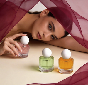 Parfum féminin moderne, frais, floral et fruité, longue tenue, écologique, mignon, pur et séduisant - Product Image 5
