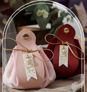 Venta al por mayor de terciopelo de lujo personalizado cordón boda bolsa de dulces de cuero Pu dulce regalo joyería bolsa bolsas para boda - Product Image 5