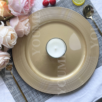 Assiettes personnalisées de 13 pouces pour banquet de fête élégantes rondes en plastique en spirale dorée pour table de mariage Assiettes de présentation en or pour dîner et réception