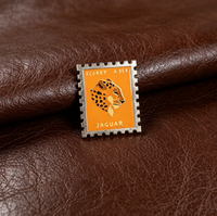 Épinglette en métal émaillé en forme de timbre postal, broche personnalisée jaguar animal sauvage, badge en émail souple pour cadeau touristique et décoration de sac à dos