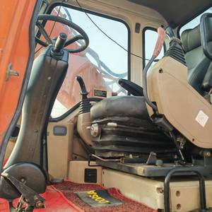 Excavatrice sur pneus Doosan DH150w-7 de 15 tonnes, peinture d'origine, moteur d'origine. - Product Image 5