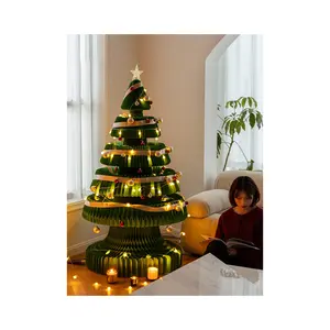 Faltbare Weihnachts bäume: Bequeme und stilvolle dekorative Requisiten für Häuser und Einkaufs zentren
