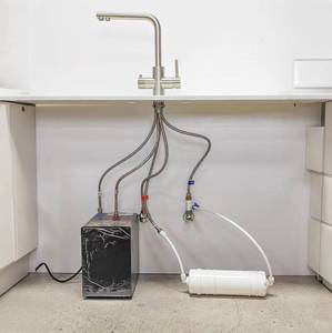 ก๊อกน้ำอ่างล้างจานสแตนเลส 304 ดีไซน์ทันสมัยแบบก้านเดียว 4 in 1 สำหรับกรองน้ำดื่มและน้ำร้อน - Product Image 3