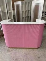 Comptoir de réception de boutique au design moderne YS-0669 petit bureau 120/150/180cm disponible en rose blanc vert pour salon de beauté hôtel