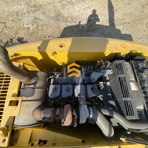 Transporte Gratuito de Maquinaria para Movimiento de Tierras: Excavadora de Orugas Usada Komatsu PC120 de 12 Toneladas con Retroexcavadora - Product Image 5