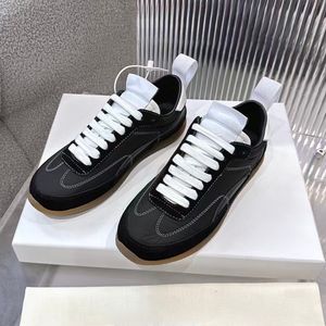 รองเท้าลำลองดีไซน์หรูคุณภาพสูง แฟชั่นสีสันตัดกัน รองเท้าพื้นเรียบ ระบายอากาศได้ดี น้ำหนักเบา ทันสมัย - Product Image 2