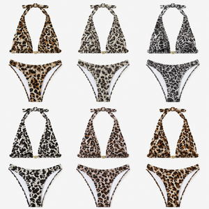 Conjunto de bikini con estampado de leopardo para mujer, top halter, parte inferior tipo tanga, traje de baño de spandex elástico - Product Image 2
