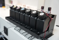 Impresora UV DTF Industrial XINMEI para Pegatinas de Transferencia de Cristal con Circulación de Tinta Blanca de Alta Velocidad, Máquina de Impresión UV DTF