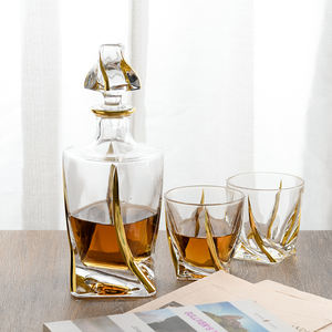 NOVARE <span class=keywords><strong>Carafe</strong></span> à whisky et à vin en verre transparent torsadé, personnalisée, dorée, 27 oz, sans plomb, certifiée LFGB, style bohème - Product Image 4