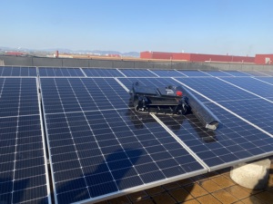 Equipo de limpieza automático de paneles solares, cepillo de limpieza de paneles solares fotovoltaicos, máquina limpiadora de robots de limpieza de paneles solares - Product Image 5