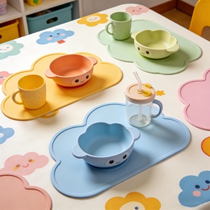 Set de table en silicone sans BPA en forme de nuage, antidérapant, pour bébés et enfants, pour la table à manger - Product Image 2