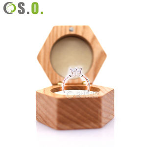 Boîte à bagues de fiançailles/mariage en bois de noyer noir de luxe personnalisée, petite, élégante, magnétique, en forme de cœur, boîte de rangement pour bijoux - Product Image 1