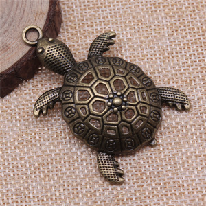Colgante <span class=keywords><strong>de</strong></span> Tortuga Marina Hueca <span class=keywords><strong>de</strong></span> 55x37mm, <span class=keywords><strong>de</strong></span> Aleación <span class=keywords><strong>de</strong></span> Zinc con Acabado Plata Antigua, para Decoración <span class=keywords><strong>de</strong></span> Ramos <span class=keywords><strong>de</strong></span> Boda en la Playa - Product Image 4