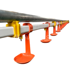 Nuevo sistema de bebederos automáticos de plástico para pollos de engorde con copas de goteo colgantes para uso en granjas y gallineros - Product Image 1