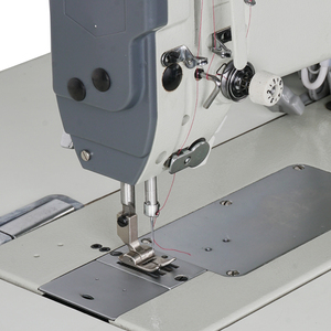 Machines à coudre industrielles à plat à point zigzag à aiguille simple à entraînement direct 1530T pour la couture de couvercles de tasses - Product Image 2