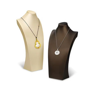 Présentoir de Luxe pour Bijoux en Résine et Microfibre/Cuir – Buste Mannequin pour Colliers et Bijoux - Product Image 2