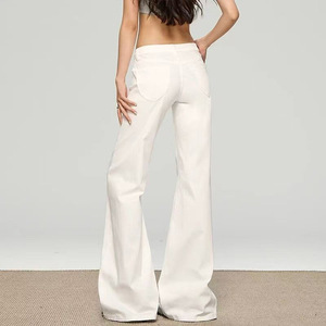 Jean blanc taille haute à jambe large, coupe ample, en denim tissé, délavage sable, pour un style décontracté et urbain - Product Image 2