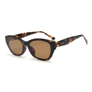 Gafas de Sol de Moda con Protección UV400, Diseño Ojo de Gato para Mujer, 2026, Negras, de Diseñador, Fabricadas con TR90 - Product Image 3