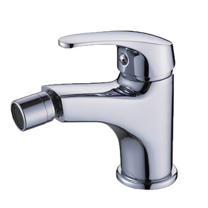 Robinet de bidet en laiton rotatif à 360 degrés haut de gamme avec eau chaude et froide, bidet de lavabo, pulvérisateur de bidet pour salle de bain - Product Image 3