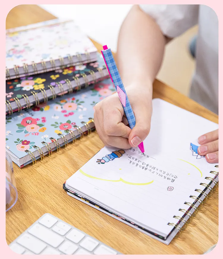 Diari personalizzati personalizzabili filo a spirale d'oro O quaderni con copertina rigida di fiori di moda per quaderni scolastici per studenti