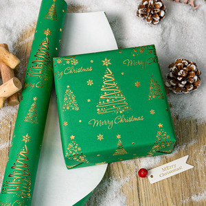Papel de Regalo Verde con Diseño de Árbol de Navidad y Lámina Dorada, Rollo de Papel Artístico de Doble Cara para Envolver Regalos Navideños - Product Image 1