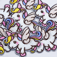 Patch brodé licorne arc-en-ciel mignon, applique cheval volant coloré pour vêtements, sacs, vestes, artisanat DIY pour enfants
