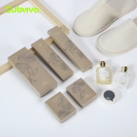 Kit de toilette jetable écologique OEM pour hôtels, emballage en papier kraft, articles de toilette pour hôtels, accessoires de salle de bain