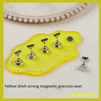 À la mode nouvelle Base de pratique des ongles attachement magnétique coloré acrylique pièce d'échecs Style plastique liquide écologique porte-ongles