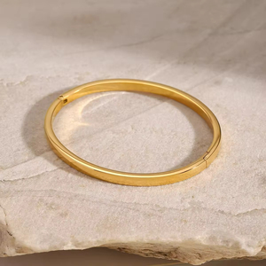 J & D 18K Vàng Mạ Thép Không Gỉ Cao Đánh Bóng Cong Bangle Vòng Đeo Tay 4Mm Với Bowknot Kiểu dáng đẹp Hiphop Zircon - Product Image 1