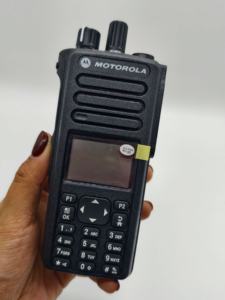 Radio Digital DMR Original Motorola DP4801e IP68 Impermeable con Bluetooth y GPS Transceptor Portátil UHF/VHF - Product Image 2