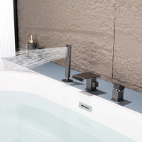 Robinet de baignoire autoportant en laiton à montage sur pont, ensemble complet pour baignoire, eau chaude et froide, avec bec cascade ovale à barre transversale, design fin, monocommande et douchette à main
