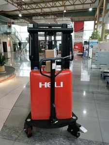 Самый продаваемый новый полуэлектрический штабелер HELI CBS10J 1.5 тонны для промышленных вилочных погрузчиков - Product Image 2
