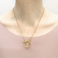 Ensemble d'accessoires unisexe en acier titane chaîne de chandail clous pliés collier pendentif à vis torsadée plaqué or bijoux en acier inoxydable