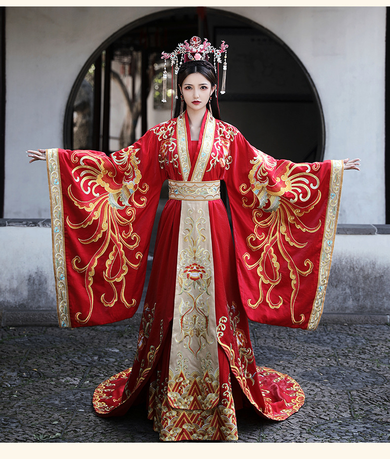 modern chinese wedding dress Blue Xiuhe Dress Gorgeous Embroidered Tops Pleated Skirt Qipao Suit Occasions Such As Marriage (Color : Style1, Size : Small) : Clothing, Shoes & Jewelry and choosing phoenix as the main pattern with peony Chinese Style Big Chinese Wedding