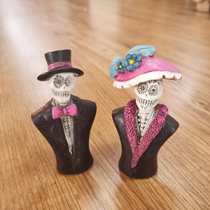 Artesanía de resina 3D pintada a mano, decoraciones de escritorio de Halloween mexicanas personalizadas, figuras de calavera de azúcar del Día de los muertos para decoraciones de días muertos - Product Image 6