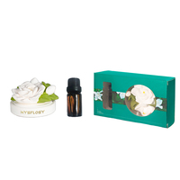 Diffuseur d'aromathérapie de voiture fleur de jasmin de luxe personnalisé ornements décoratifs de sortie de climatisation de voiture en pierre pour boîte à cadeaux