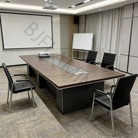 Chaise de bureau ergonomique rembourrée empilable à prix de gros Bjflamingo, chaise de réception pour événements et réunions avec accoudoirs
