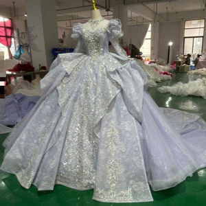 Robe de mariée moderne Sweetheart avec appliques, magnifique robe de bal en dentelle et sequins, traîne chapelle, longueur ras du sol XS093 - Product Image 4