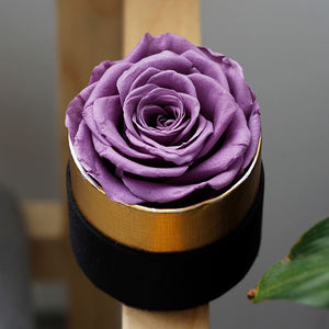 Lovebay Forever Rose Valentine Cadeau Longue Durée Réel Naturel Présenté Fleur Infinity Rose Éternelle Unique Rose dans une Boîte Ronde en Or - Product Image 4