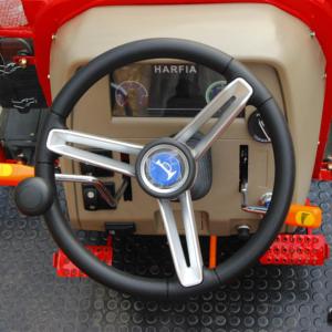 Tractor de Ruedas 4x4 Rojo con Transmisión por Engranajes para Uso Agrícola, Maquinaria Agrícola de Alto Nivel de Seguridad - Product Image 4