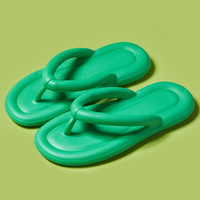 Sandales pour filles, vente chaude, sandales pour la maison, sandales de plage, pantoufles en caoutchouc EVA, sandales d'extérieur, chaussures pour femmes, sandales de famille, tongs