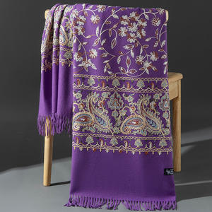 ملابس خارجية نسائية جديدة مطرزة للتنفس وشاح من الباشمينا الناعم شال للخريف والشتاء شعار قابل للتخصيص - Product Image 6