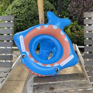 ห่วงยางเป่าลมรูปฉลามสีน้ำเงินสำหรับเด็กเล็ก พร้อมที่นั่งนิรภัย - Product Image 3