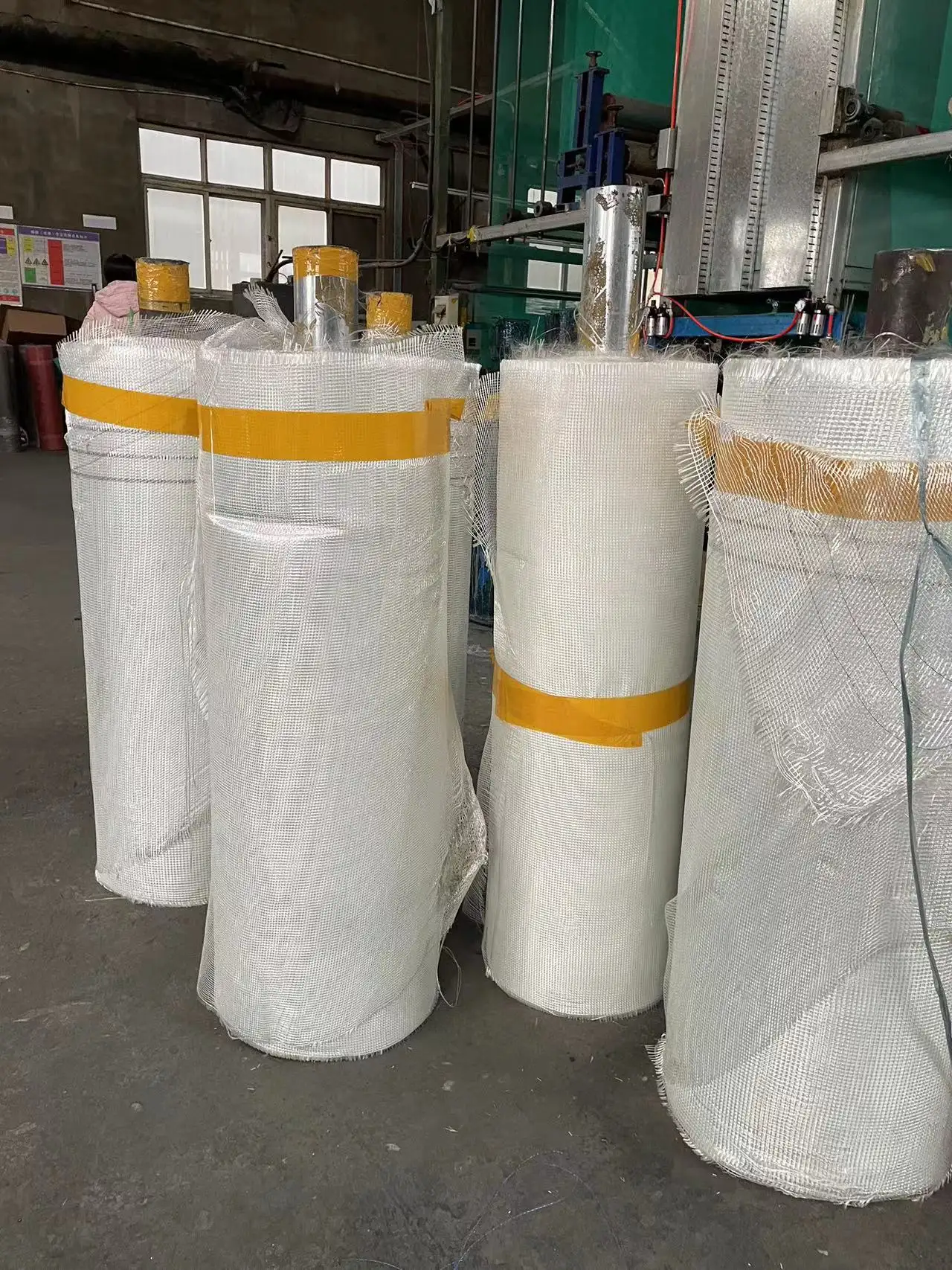 Yellow good insulation invasive good Inorganic non-metallic materials 8*8 fiberglass mesh cloth rolls